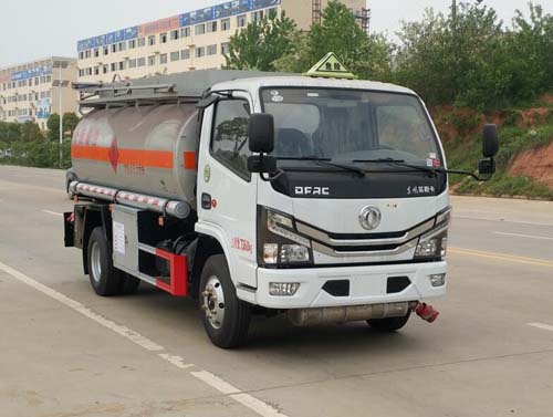 國六東風多利卡4-5噸加油油罐車